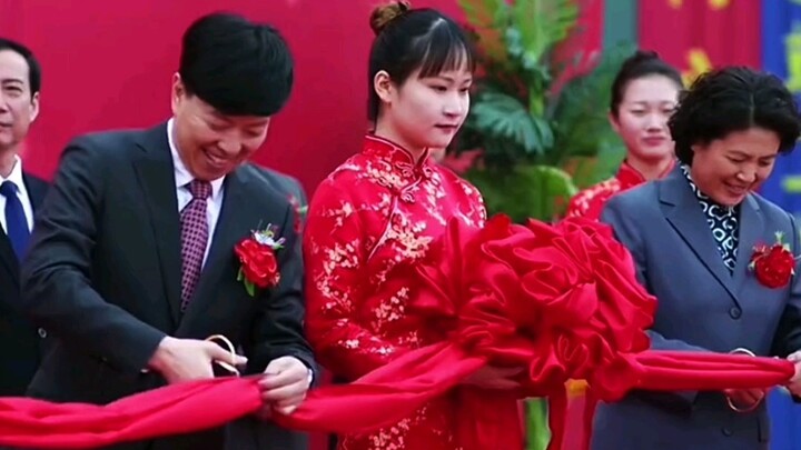 Pria menggunakan baja tulangan berkualitas rendah demi uang, menyebabkan pabrik baru runtuh dan melu