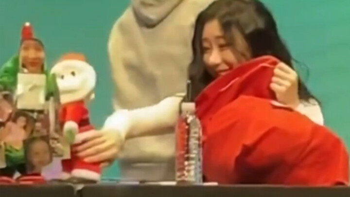 【لي تسايلينغ】 سانتا كلوز على الحافة ونجمة أنثى ذات طابع كونفوشيوسي