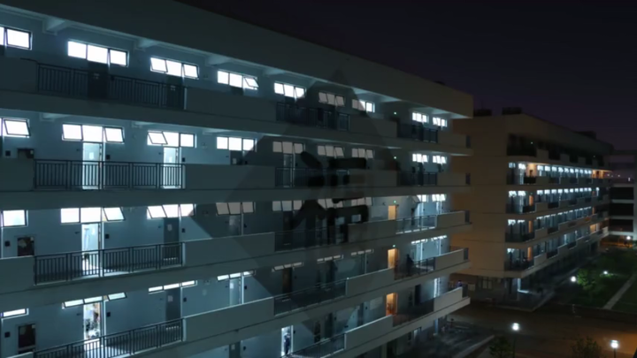 I use the dormitory projector to mess up your AE work