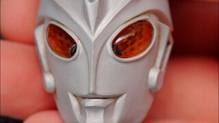 花1000块，买了个很脏的艾斯奥特曼雕像【才不是玩具呢】