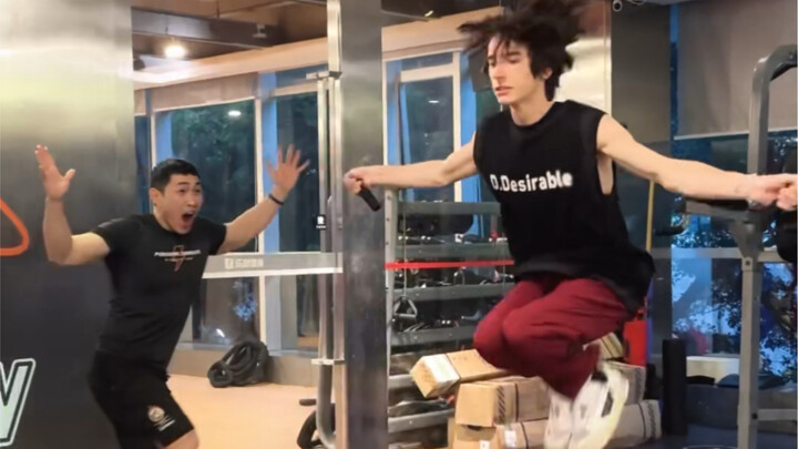《แข็งแกร่ง》