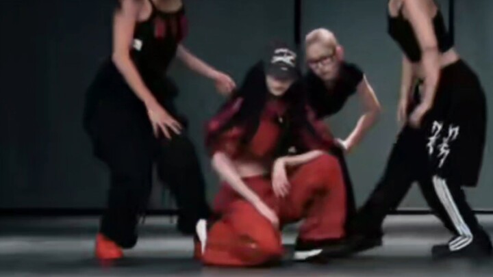 طريقة لعب مباشرة تُظهر كيف تتحدث دونغ ماو إلى دونغ قون بلغة محترمة [جين مين تينغ]