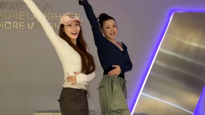 【I.O.I】260527 Kim Chung-ha and former PRODUCE 101 trainee (ranked 39th), now dream-catcher performan