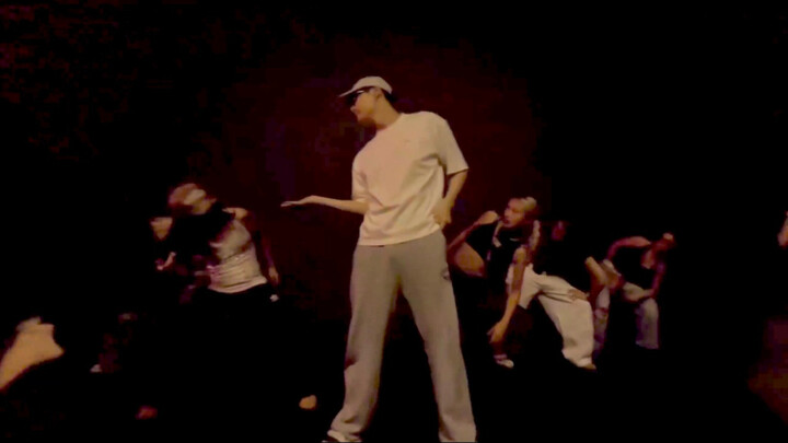 【จางอี้ซิง】ชมตัวอย่างเวอร์ชันเต้นของเพลง "รถแทรกเตอร์" ก่อนใคร! ขึ้นรถแทรกเตอร์ ไปป่วนสวรรค์ด้วยกัน: