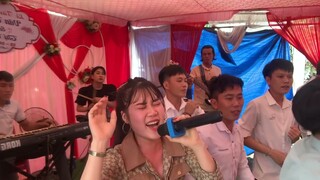 Khúc Tình Nồng Remix | Cuối Tiệc 2 Cô Gái Xinh Đẹp Cùng Các Thanh Niên Quẩy Cực Sung | Ni Ni Drum