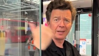 Rick Astley的诈骗公交车 #YYY字译组#