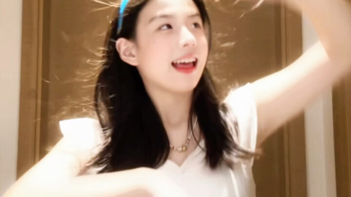 Modeling Basics, Dancing Is Anything But Basic