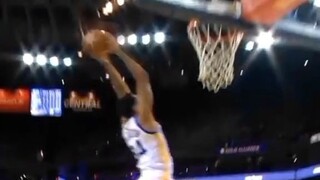 Livingston dunk