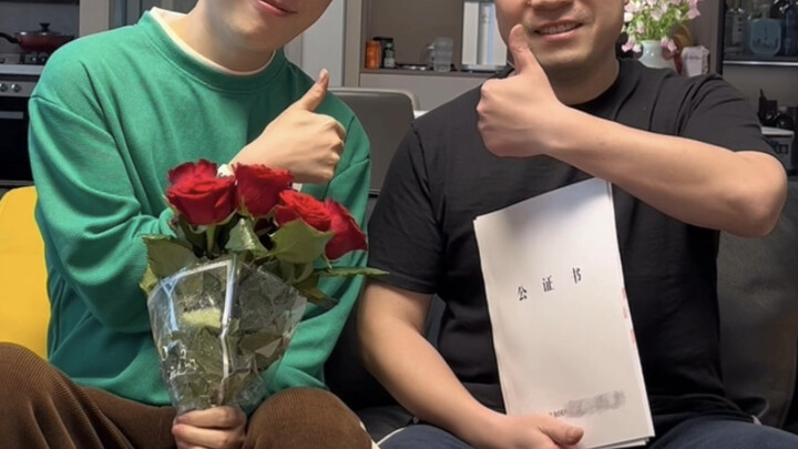 ในที่สุดก็อายุสิบแปดแล้ว ความรักของเราเข้าสู่วัยผู้ใหญ่แล้ว ชีวิตที่เหลือขอฝากเนื้อฝากตัวด้วยนะ!