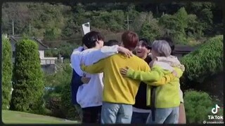 sino ang army jan free save po.
