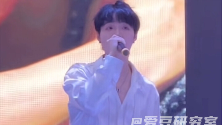 Hóa ra thật sự có idol tự bỏ tiền tổ chức fan meeting