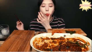 Há cảo với mì Chapapuri cay phần 9 #mukbang