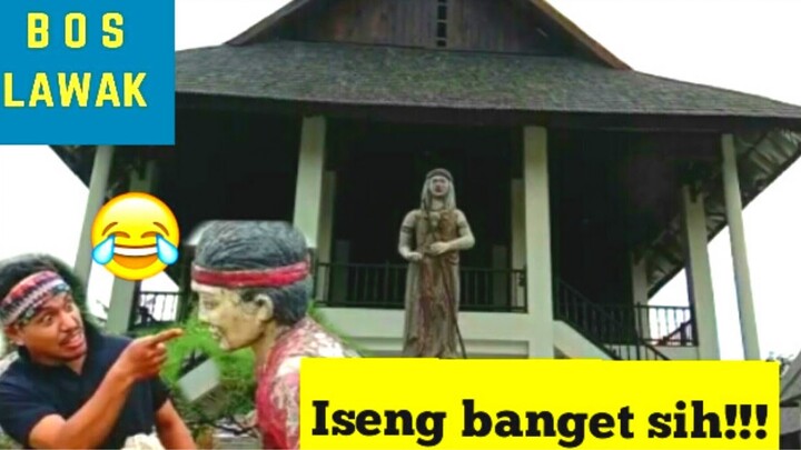 Tukang Iseng!!!! || Video Lucu ( Anjungan Rumah Adat Sulawesi Utara TMII )