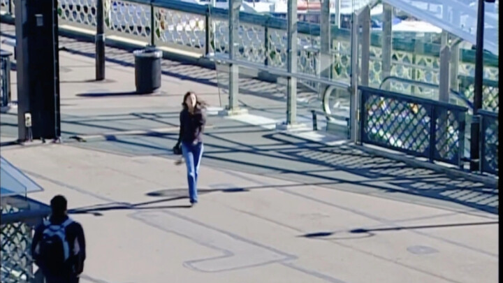 What’s it like knowing from 8 meters away that a gorgeous beauty is about to show up…?