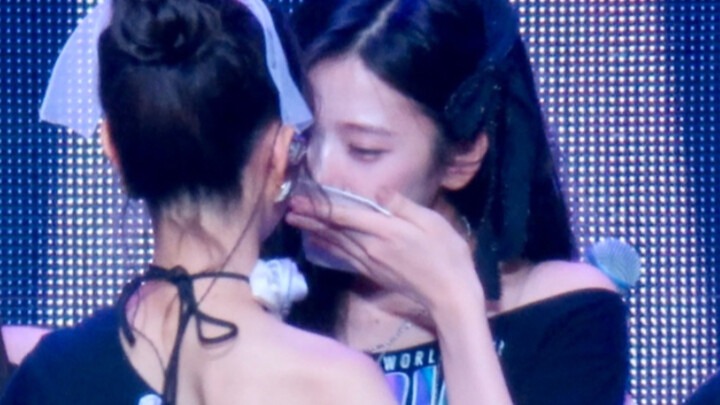 I'm sad because you're sad; you cry because of the lyrics I wrote | [Youyuan] Everyone, come on in a