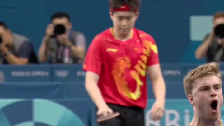 “Kak Dong, sepertinya aku sedang menghadapi kesulitan～”