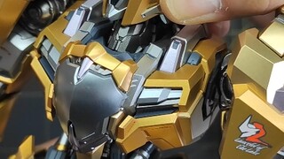 Bagian belakang dan pelindung mekanis ini, ini adalah desain modelnya, Knight of the Golden Lake