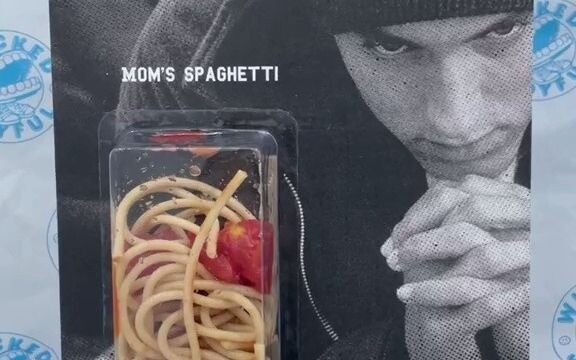Hahahaha, merchandise Eminem yang satu ini benar‑benar kocak!