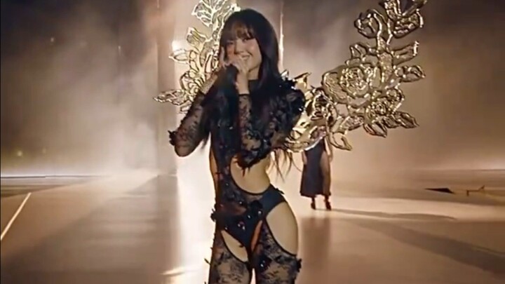Lisa Crush Queen 😍