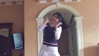 High school students at home are super energetic and energetic, dancing to the South Korean disco hi
