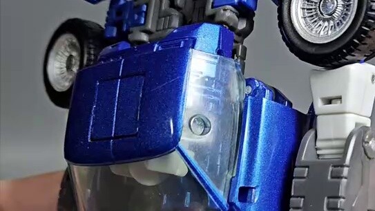 This is the cheapest Master Class you can buy right now. Transformers MP25 Tire
