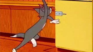 Meskipun kita semua sudah dewasa, siapa yang bisa menolak episode Tom and Jerry?