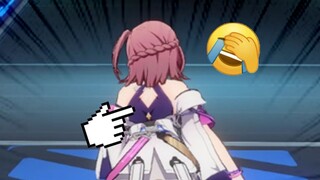 It's over! I can't look at Estelle's back anymore...