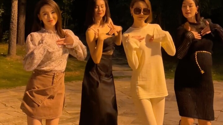 希望你每个昨天今天明天都很快乐#散步舞 #姐妹 #边走边跳