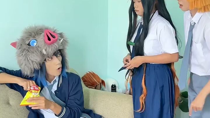 COSPLAY ANIME | jajan itu boros