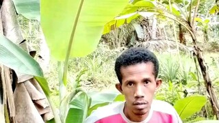 Cuci mata dikebun😂😂