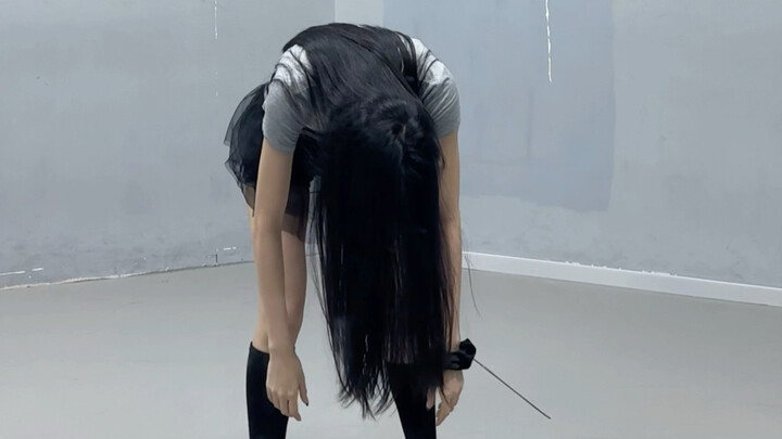 Xinmei, your bodies at sixteen or seventeen are just perfect for dancing!