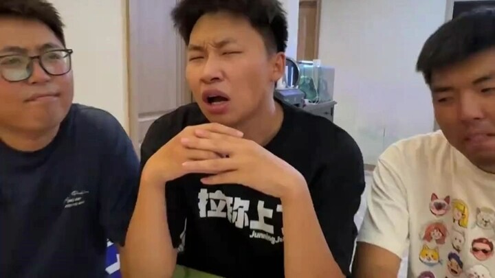 ห้องพักเปิดฉากท้ากันไม่หัวเราะ เพื่อนร่วมห้องประกาศเด็ดขาด แล้วภาพแบบไหนกันที่ทำเอาทุกคนทนหัวเราะไม่