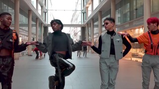 Four French dance troupe members cover MAMAMOO's latest comeback song