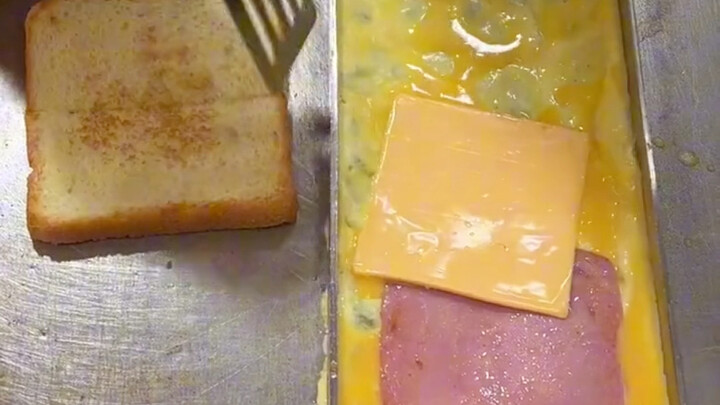 Ada yang suka pancake telur seperti ini?