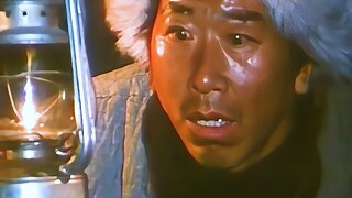 男人半夜挖坟盗墓，偷走价值连城的珠宝，不料尸体竟坐了起来