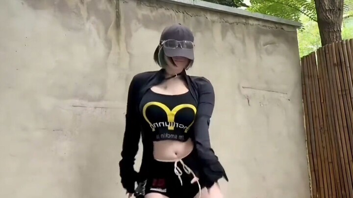 Apakah para pria semua menyukai tipe seperti ini?