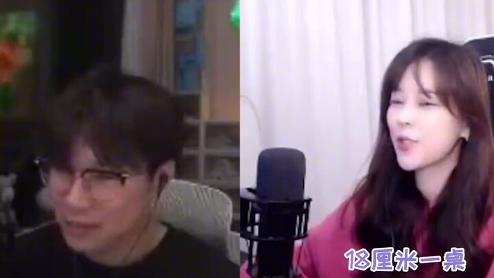 Tiểu Tân: Mặc Tử mừng sinh nhật lần thứ 30 như thế nào? Mặc Tử: Chia theo chiều dài, mỗi bàn 6cm! Gi