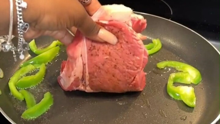 What kind of family is this? The food they give their dog is actually so lavish!