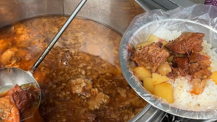 Huge Beef Rice Bowls on the Streets of Tianjin! Egg, Extra Meat, and Instant Noodles—Totally Awesome