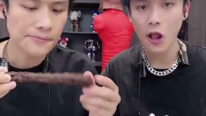 Looks like I’ve stumbled on a business opportunity—free stuff all the way to full!