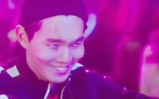 ตอนคุณไปไนต์คลับครั้งแรก มันเป็นแบบนี้ใช่ไหม?