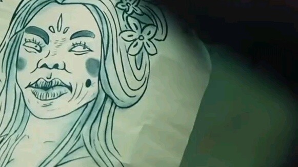 Bức chân dung không hoàn toàn giống với người đó. Hoàn toàn không có mối liên hệ nào giữa họ.