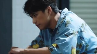 【OhmNanon】Chen Binglin's action of throwing the bottle cap to drink water, then pouring the water an