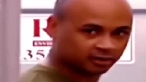 Nam: Mẹ nó, mình xuyên không rồi à?