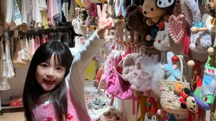 ห้องเสื้อผ้าของลูกสาวได้รับการตกแต่งใหม่อีกครั้งแล้ว!