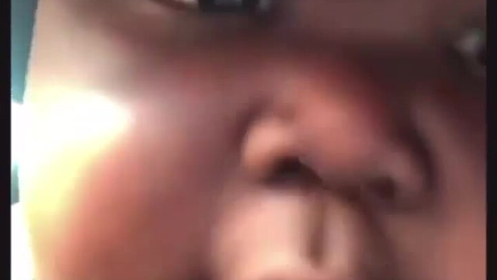 ทุกครั้งที่เปิดกล้องหน้ามือถือ รู้สึกเหมือนโดนทำให้อับอายจริงๆ...