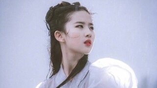 Menunggang kuda di tengah hujan sungguh indah, gaun putihnya memukau (Liu Yifei, dewi Naga Kecil dan