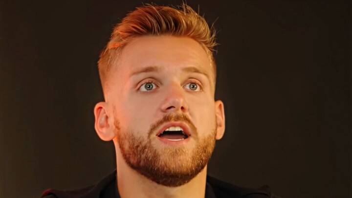 “NiKo, im miệng đi”