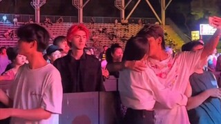 保安小哥：抵制异性恋和通讯录，我已经碎掉了