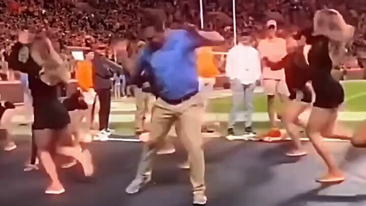 الحارس: تظن أنك الوحيد الذي يستطيع ذلك؟